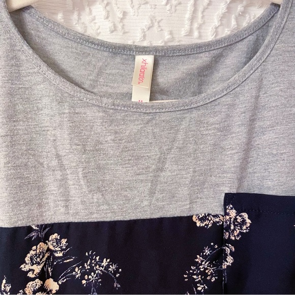 Xhilaration Relaxed Floral Tee - Picture 5 of 5